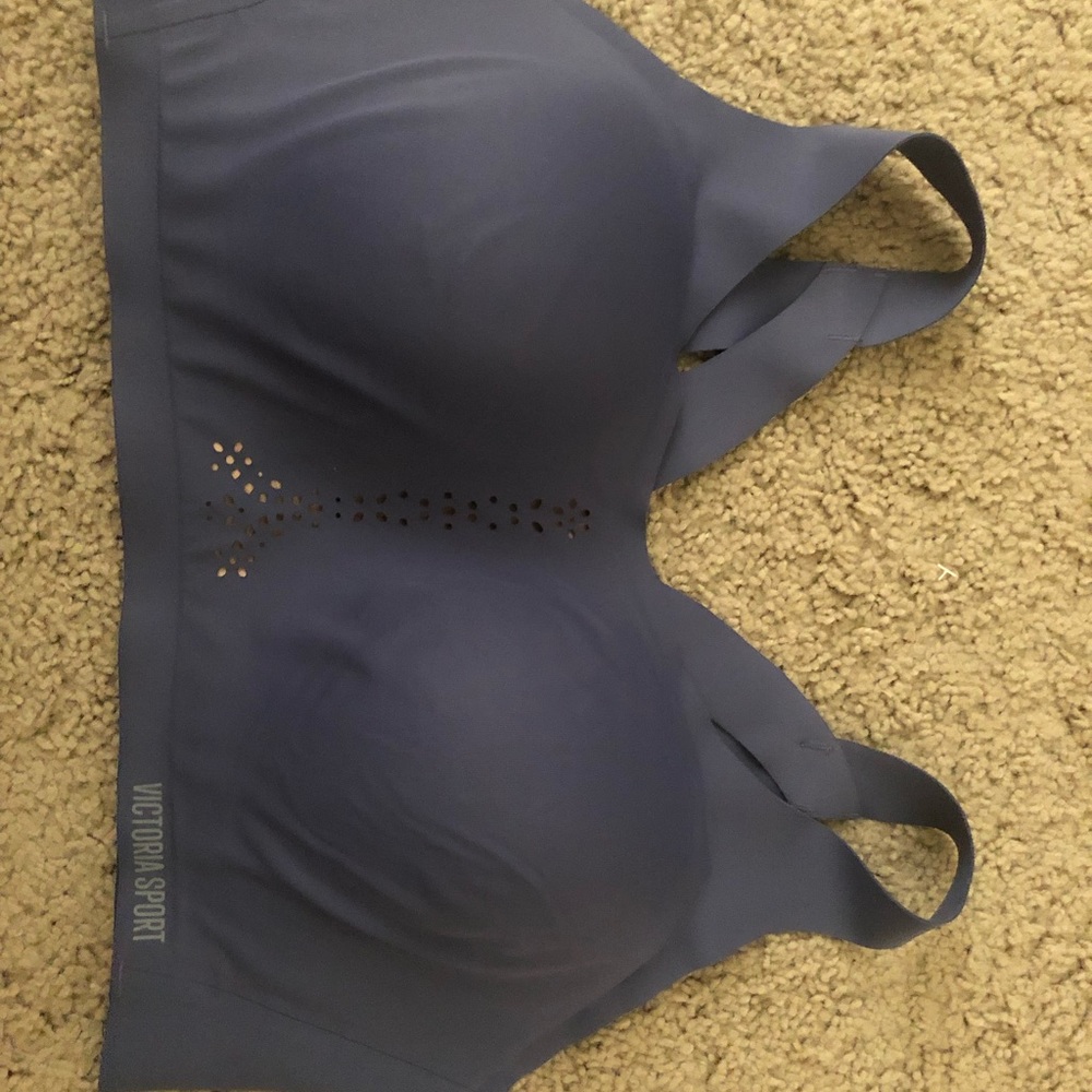 Victoria’s Secret Angel Max sports bra